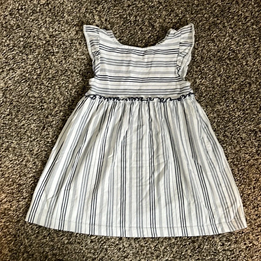 LIKE NEW-Carter’s White dress with Navy blue stripes size 24 month - Picture 1 of 4